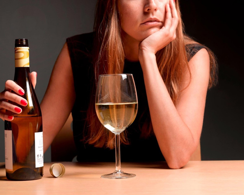Анонимное лечение женского алкоголизма в Карталах